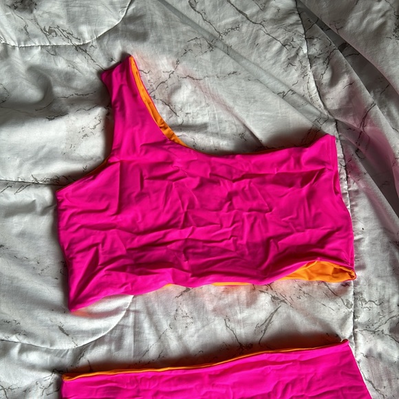 PRIDE DISCOUNT MONTH! 🌈 SisterlSwimwear Reversable Off Shoulder Bikini - Picture 4 of 6